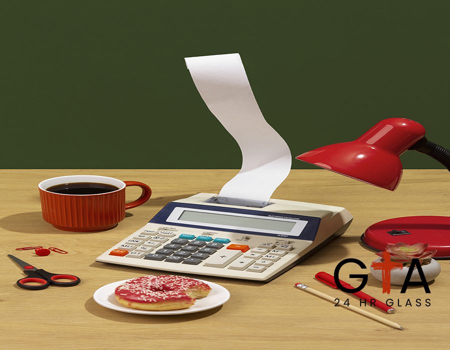 messy-office-desk-still-life